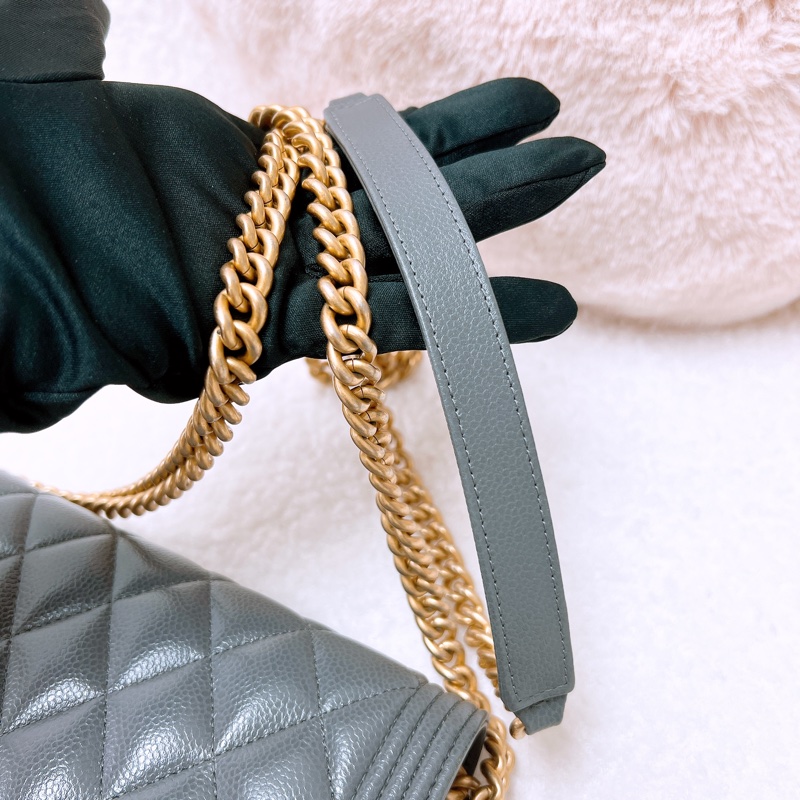 Chanel boy woc 灰色牛皮鏈條包-11