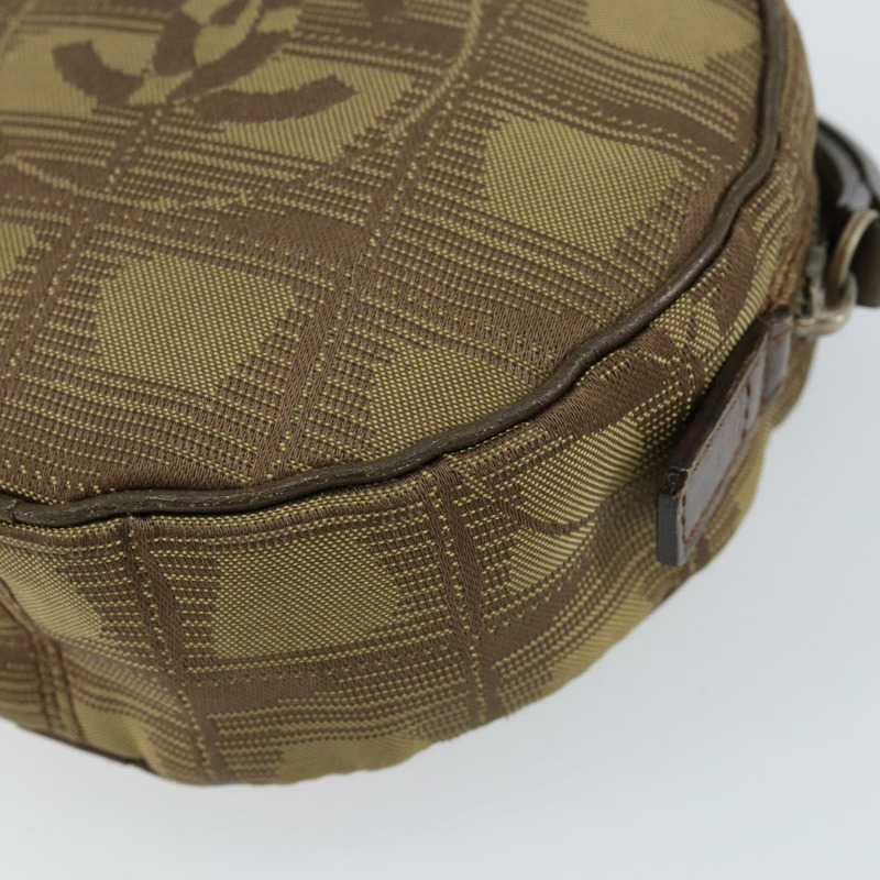 【日本直送】香奈兒新款旅遊系列尼龍米色CC標誌手拿包 Auth 148436-9