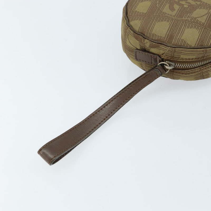 【日本直送】香奈兒新款旅遊系列尼龍米色CC標誌手拿包 Auth 148436-11