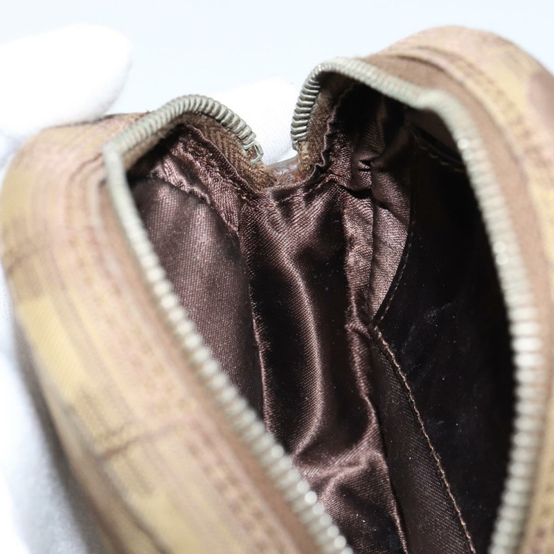 【日本直送】香奈兒新款旅遊系列尼龍米色CC標誌手拿包 Auth 148436-15