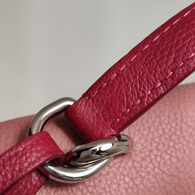 Louis Vuitton (LV) Lockme 牛皮拼色LV轉鎖斜挎包單肩包-15