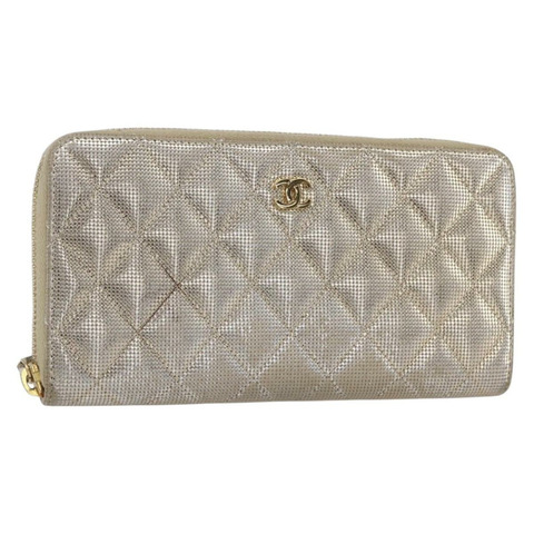 香奈兒 Matelasse 長版皮夾 皮革 香檳金 CC Auth 147555