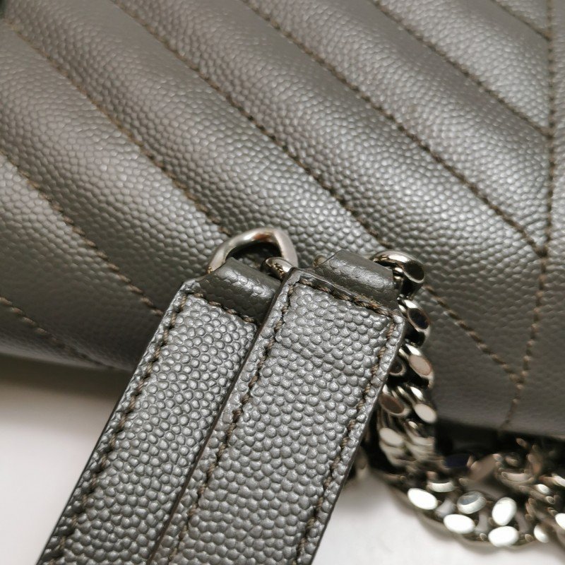 Saint Laurent Envelope大號牛皮純色絎縫YSL標誌單肩包-11