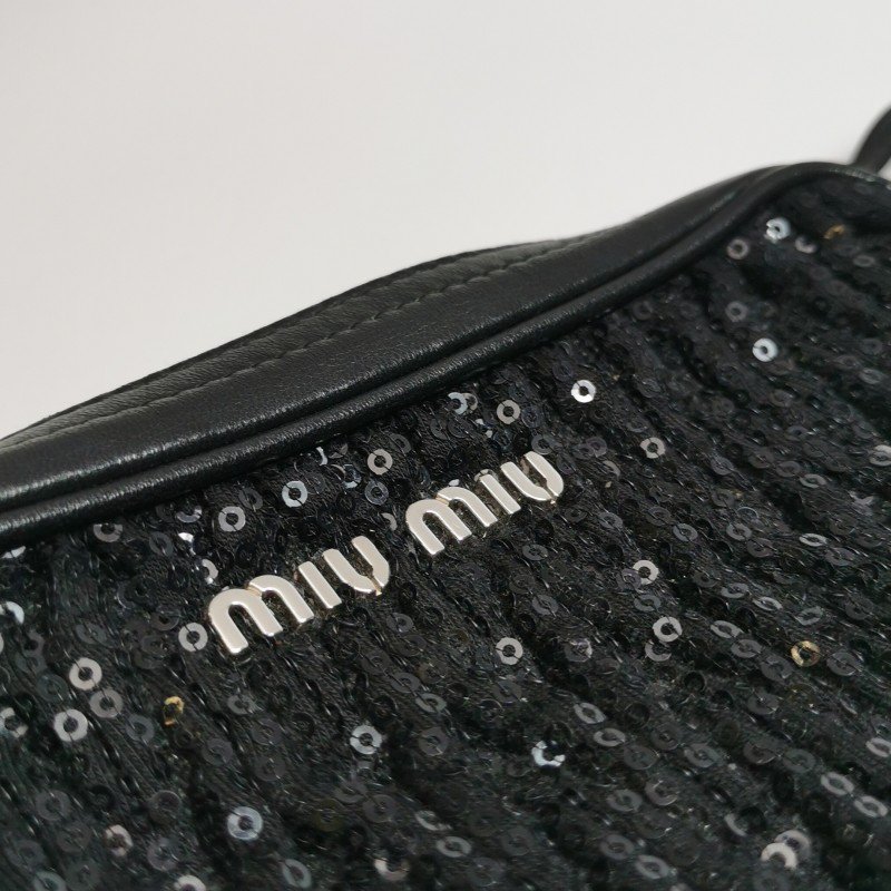 Miu Miu牛皮亮片褶皺斜挎包單肩包-12