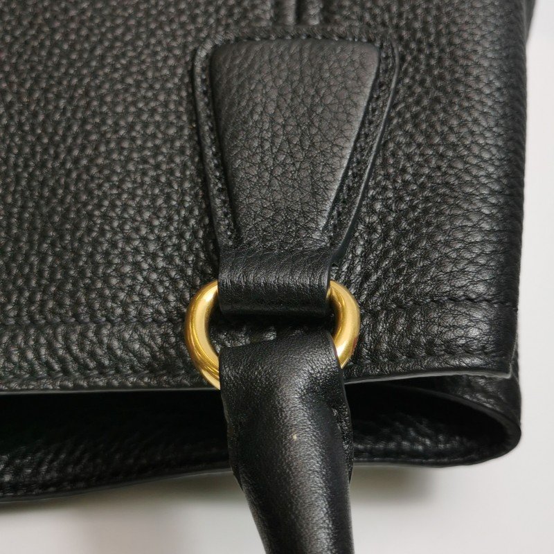 Prada 牛皮純色字母Logo三角徽標斜挎包單肩包-11