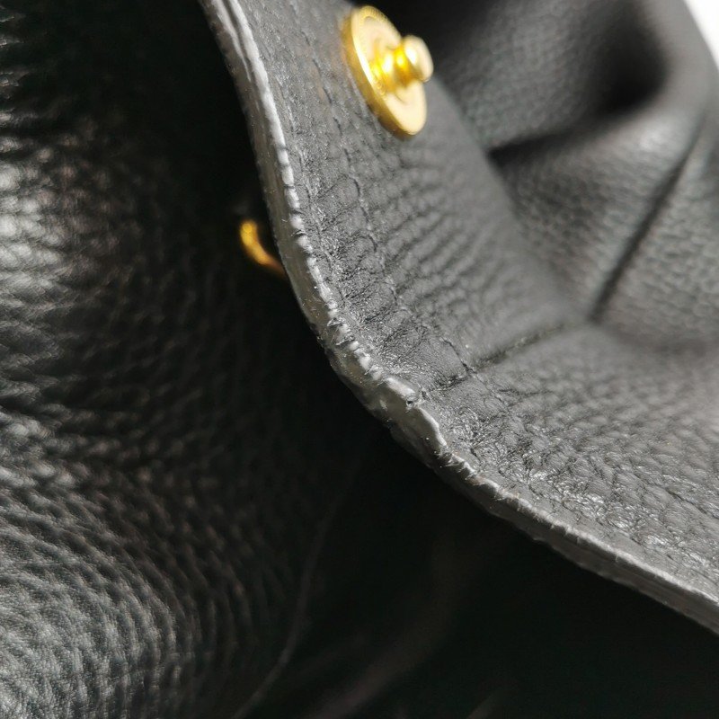 Prada 牛皮純色字母Logo三角徽標斜挎包單肩包-18