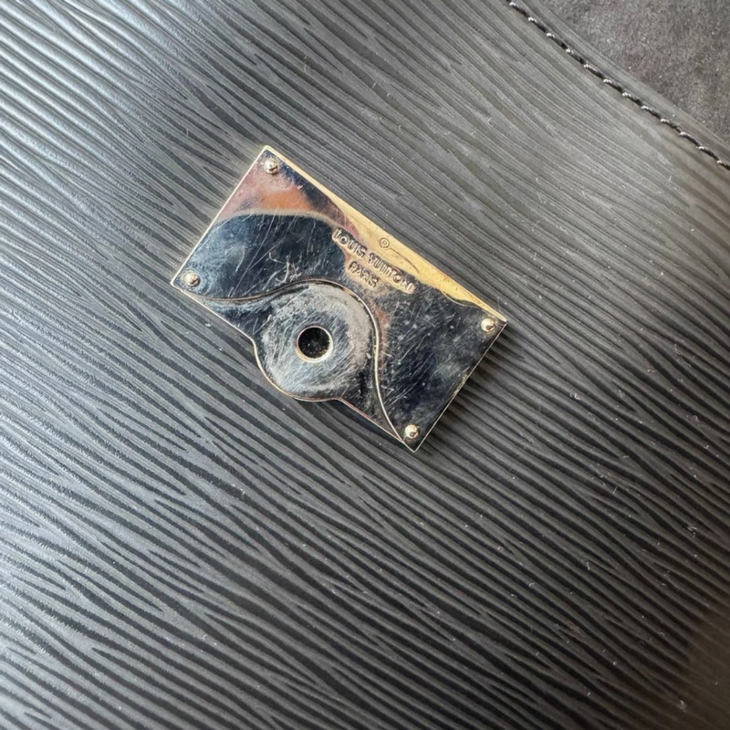 LV路易威登 Cluny克魯尼黑色水波紋手提包-3