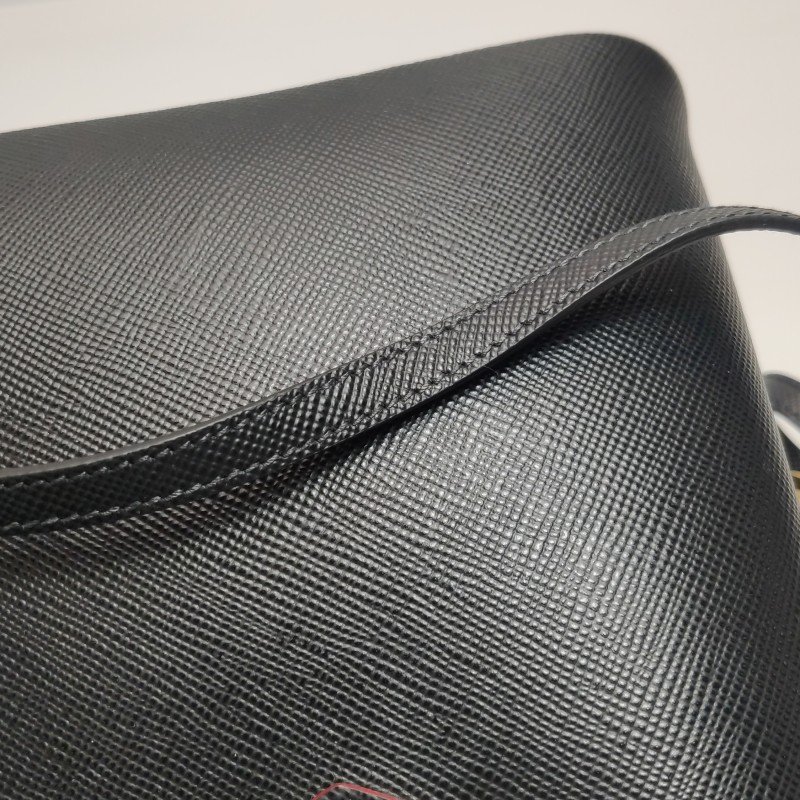 Prada Double 中號牛皮純色三角徽標斜挎包單肩包-18