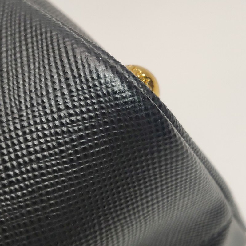 Prada Double 中號牛皮純色三角徽標斜挎包單肩包-20