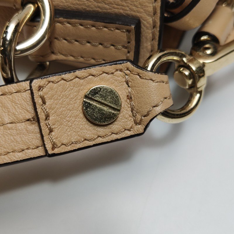 Chloe Faye小號牛皮純色鏈條扣飾斜挎包單肩包-10