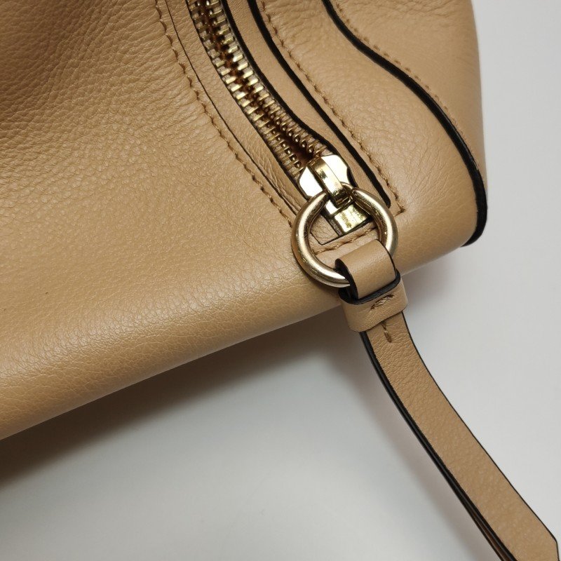 Chloe Faye小號牛皮純色鏈條扣飾斜挎包單肩包-13