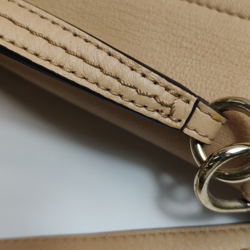 Chloe Faye小號牛皮純色鏈條扣飾斜挎包單肩包-14