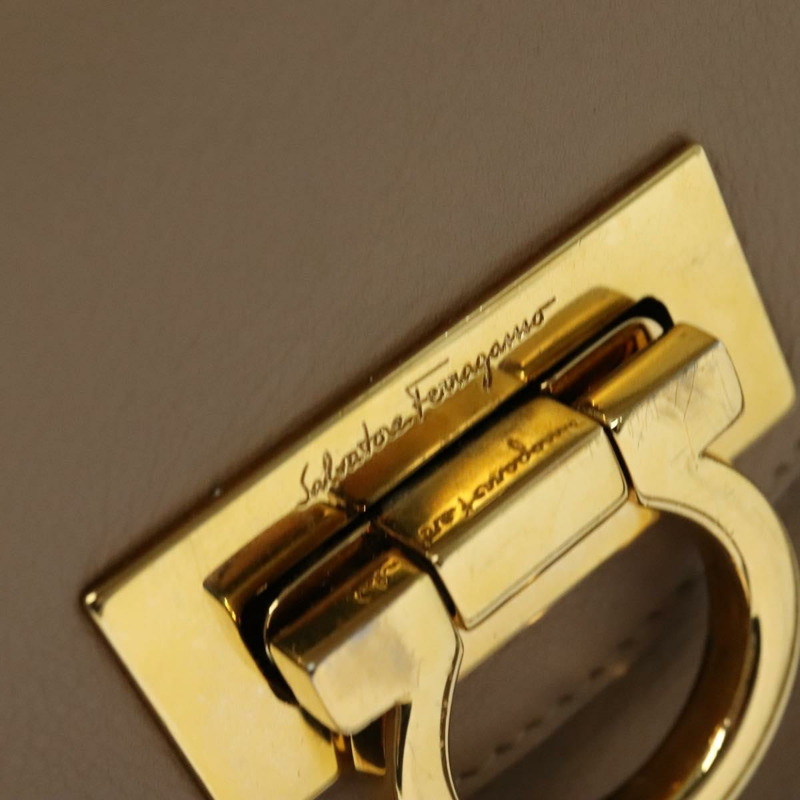 【日本直送】Salvatore Ferragamo Gancini 手提包 皮革 米色 金色 正品 140617-9
