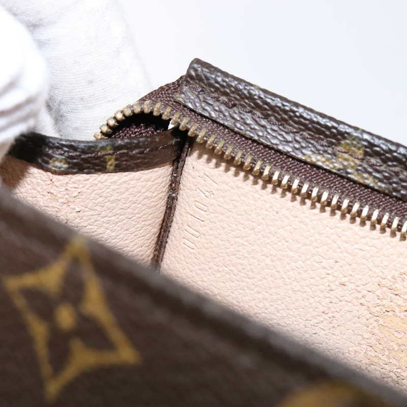 【日本直送】路易威登 Monogram Poche Toilette 19 手拿包 M47544 LV Auth gh597-11