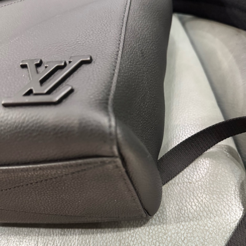 LV 後背包-7