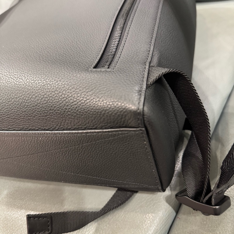 LV 後背包-15