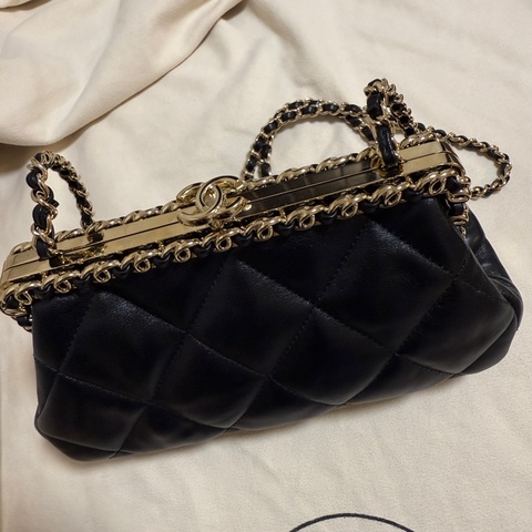 台灣很難買到不撞包Chanel 24S 黑金晚宴包（芯片）