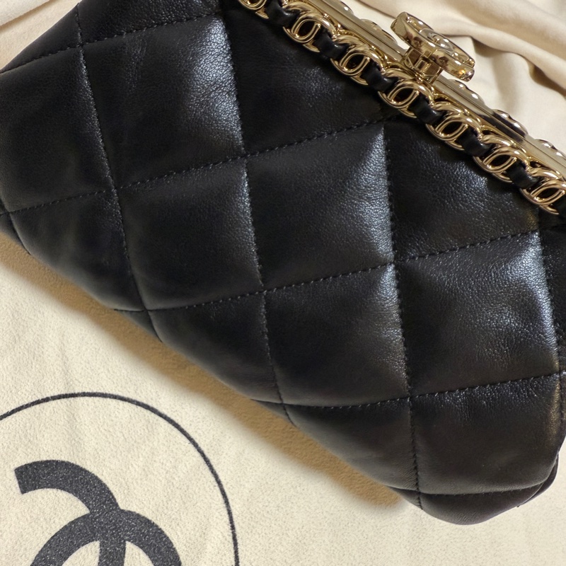 台灣很難買到不撞包Chanel 24S 黑金晚宴包（芯片）-6