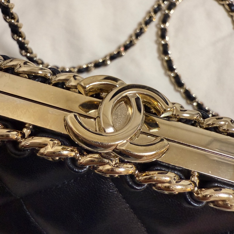 台灣很難買到不撞包Chanel 24S 黑金晚宴包（芯片）-16
