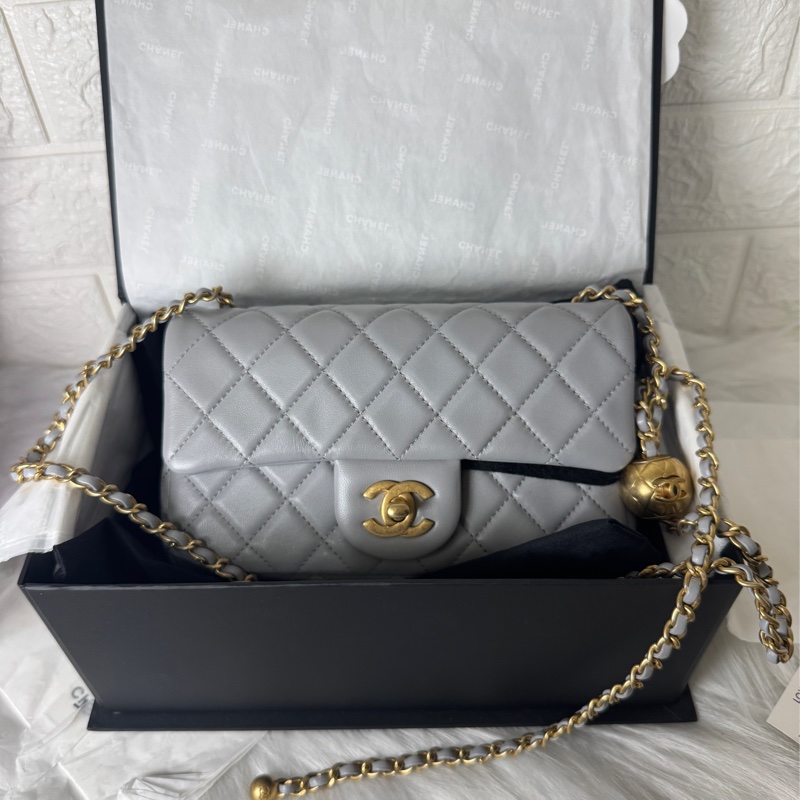 香奈兒金球coco20淺灰羊29開-0