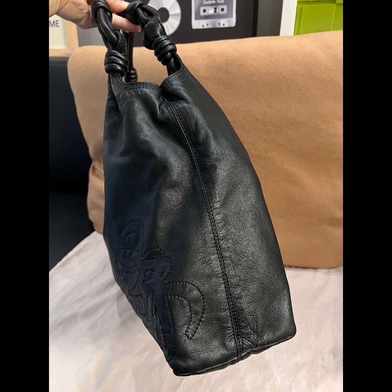 Loewe黑色肩背包-3