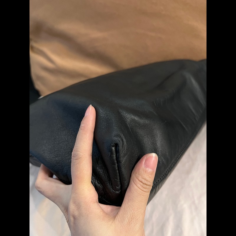 Loewe黑色肩背包-5