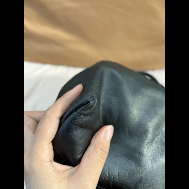 Loewe黑色肩背包-8