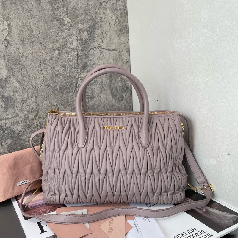 MIUMIU粉色褶皺羊皮手提包肩背包-0
