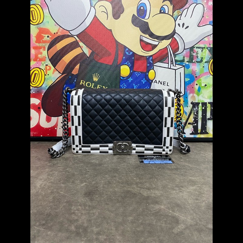 Chanel香奈兒 黑白拼色Leboy 肩背包-0