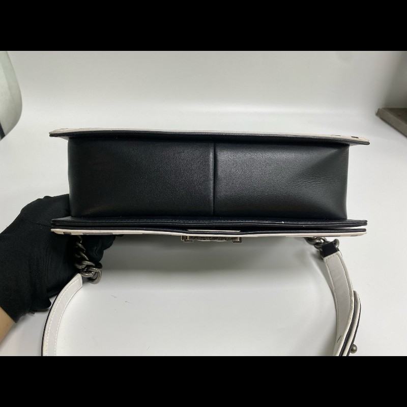 Chanel香奈兒 黑白拼色Leboy 肩背包-7