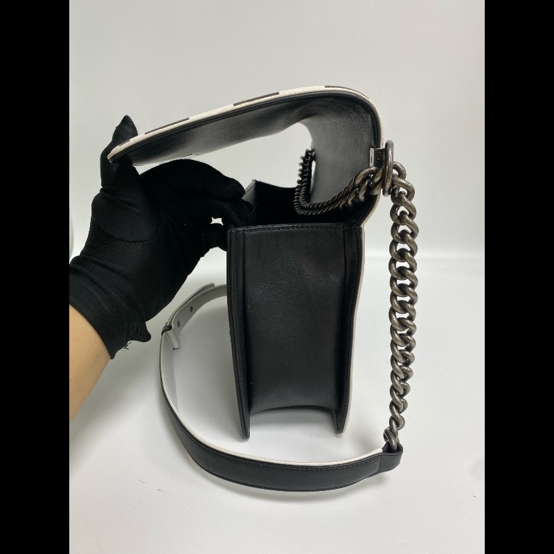 Chanel香奈兒 黑白拼色Leboy 肩背包-8