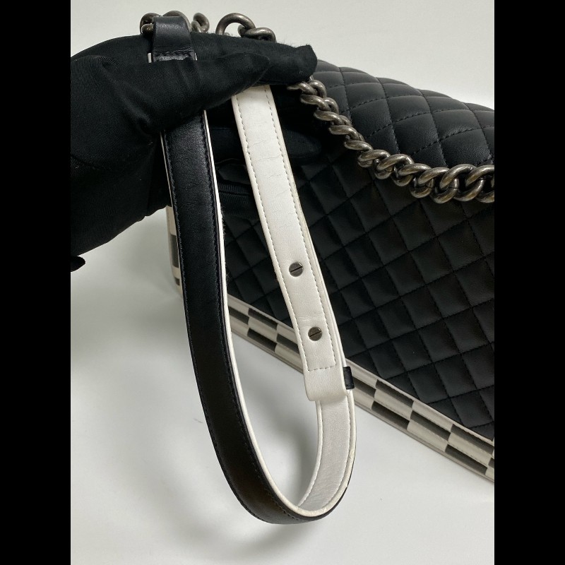 Chanel香奈兒 黑白拼色Leboy 肩背包-18