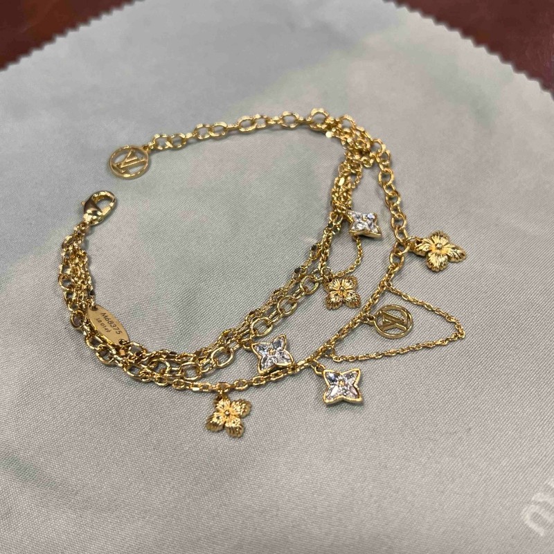 LV 字母花卉水晶多層手鏈-1