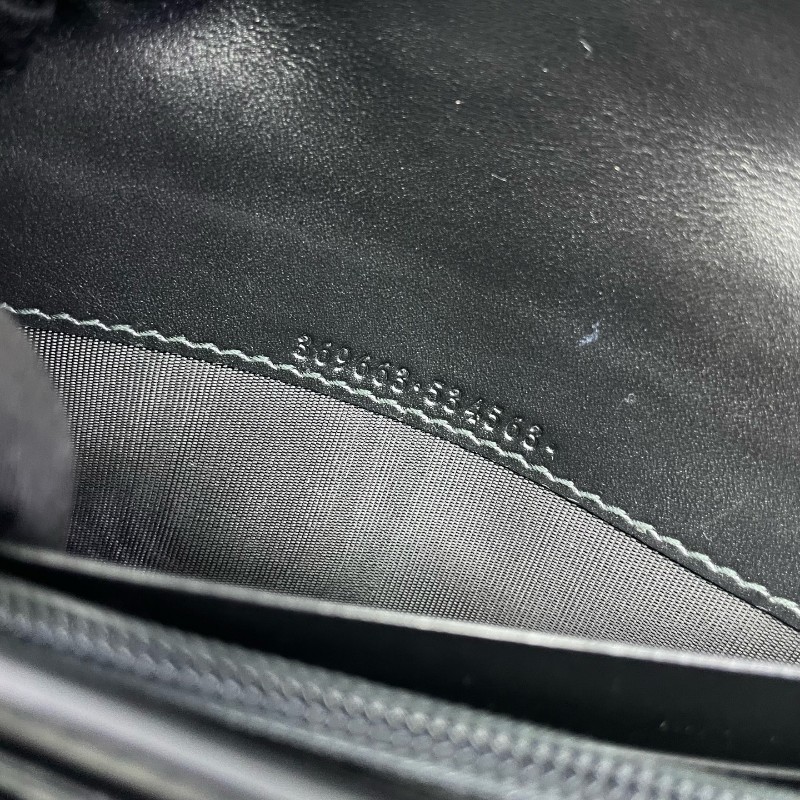 Gucci古馳全皮壓花長款錢包黑金色-27