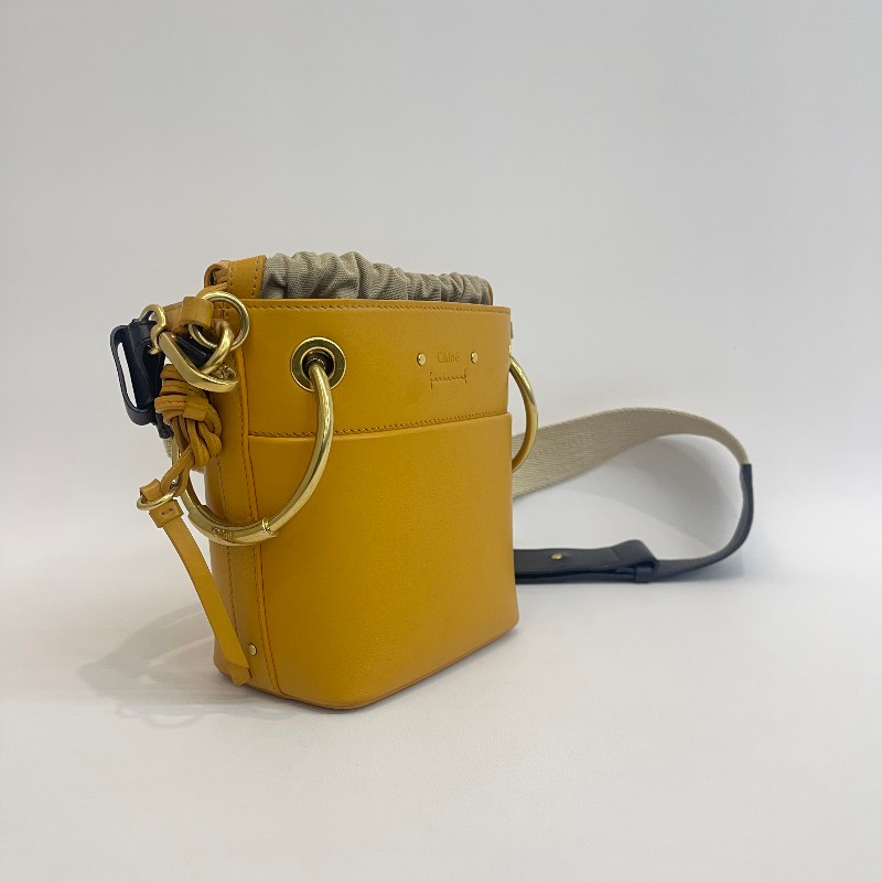 Chloe/克洛伊黃色水桶斜挎包。-3