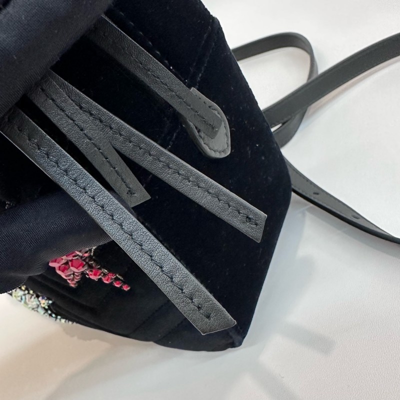 Gucci/古馳馬蒙黑金絲絨V紋星星鑽裝飾雙肩包 底長24cm寬9cm高25cm-11