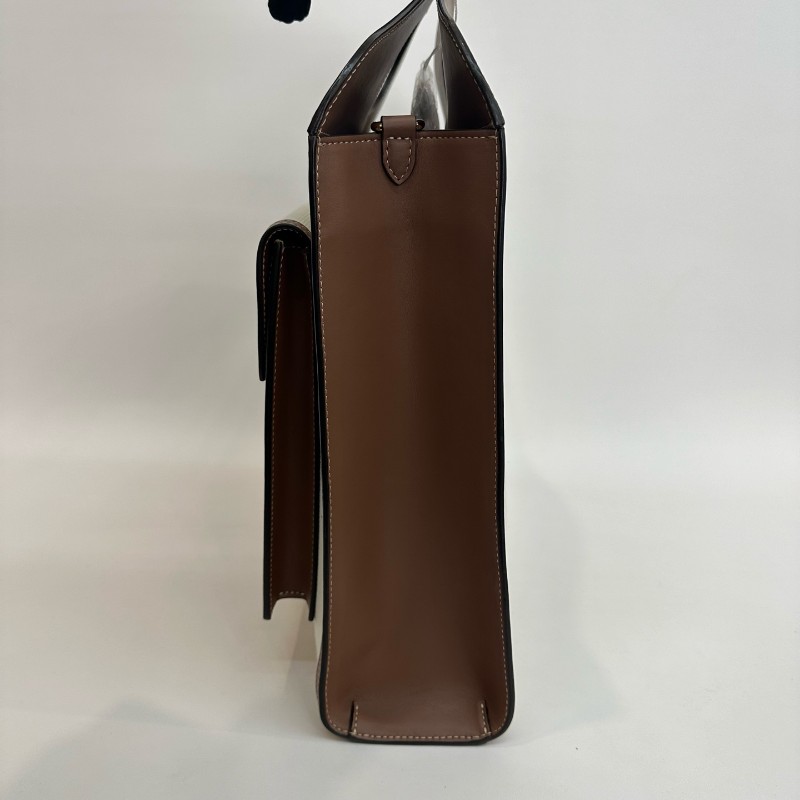 Burberry/巴寶莉格紋棕色帆布口袋斜挎包。-6