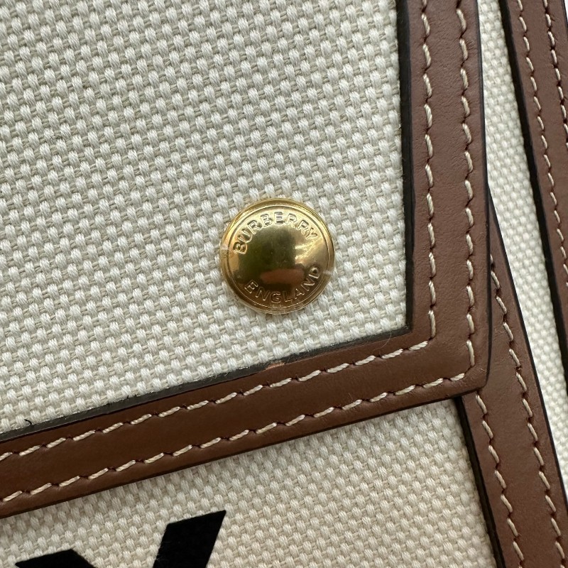 Burberry/巴寶莉格紋棕色帆布口袋斜挎包。-15