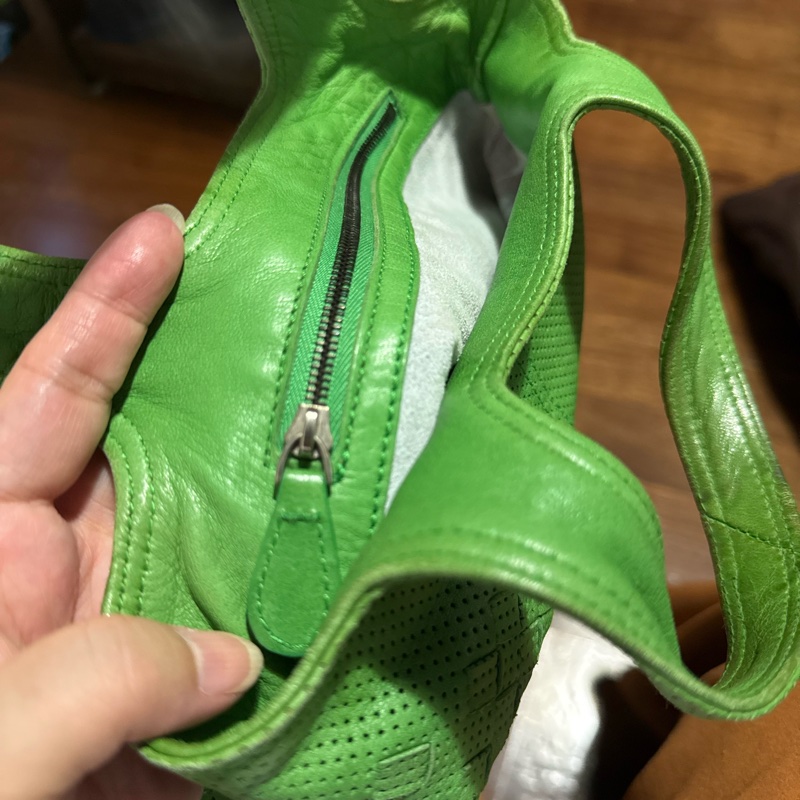 BV綠色二手編織手提袋-10