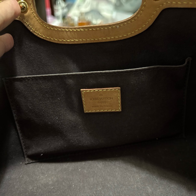 LV紅色漆皮手拿包-5