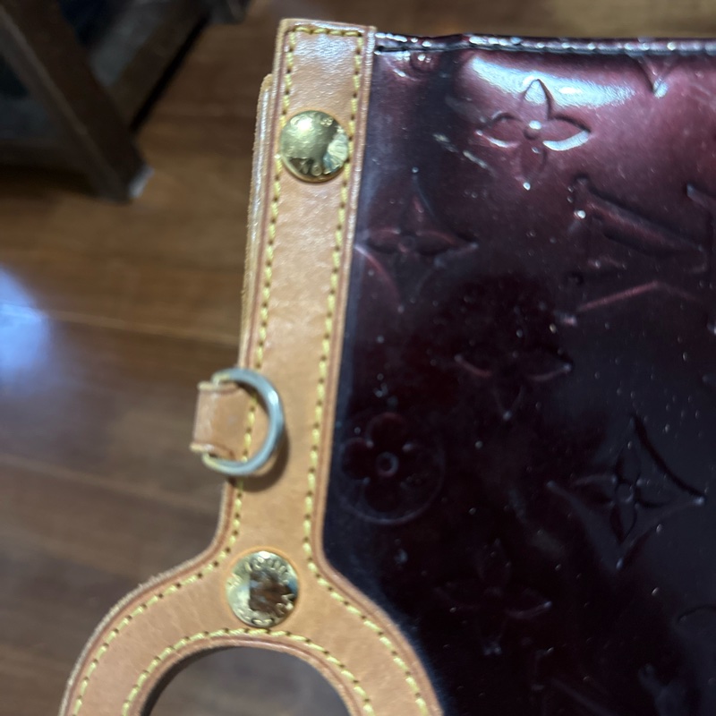 LV紅色漆皮手拿包-12