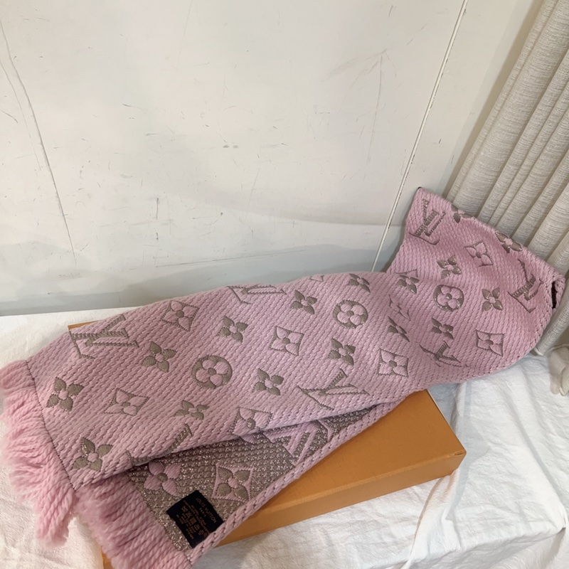 ෆ LV櫻花粉銀絲雙面圍巾🌸-6