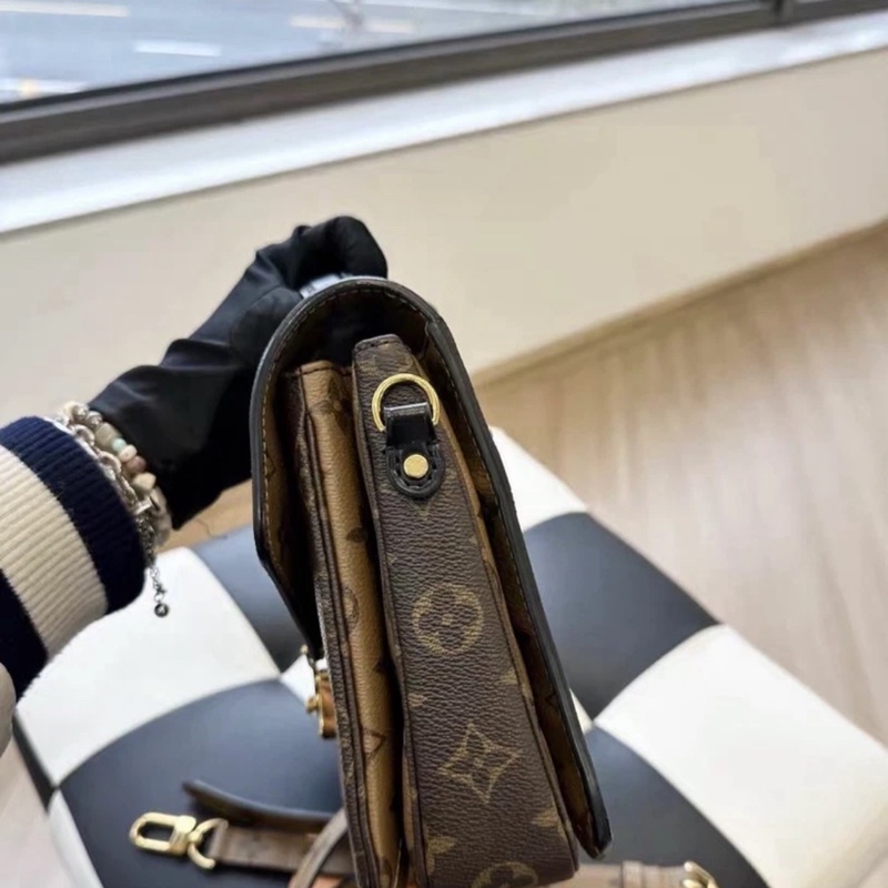 lv路易威登 Pochette Metis MM M41465 Monogram 帆布手拿包，棕色-3