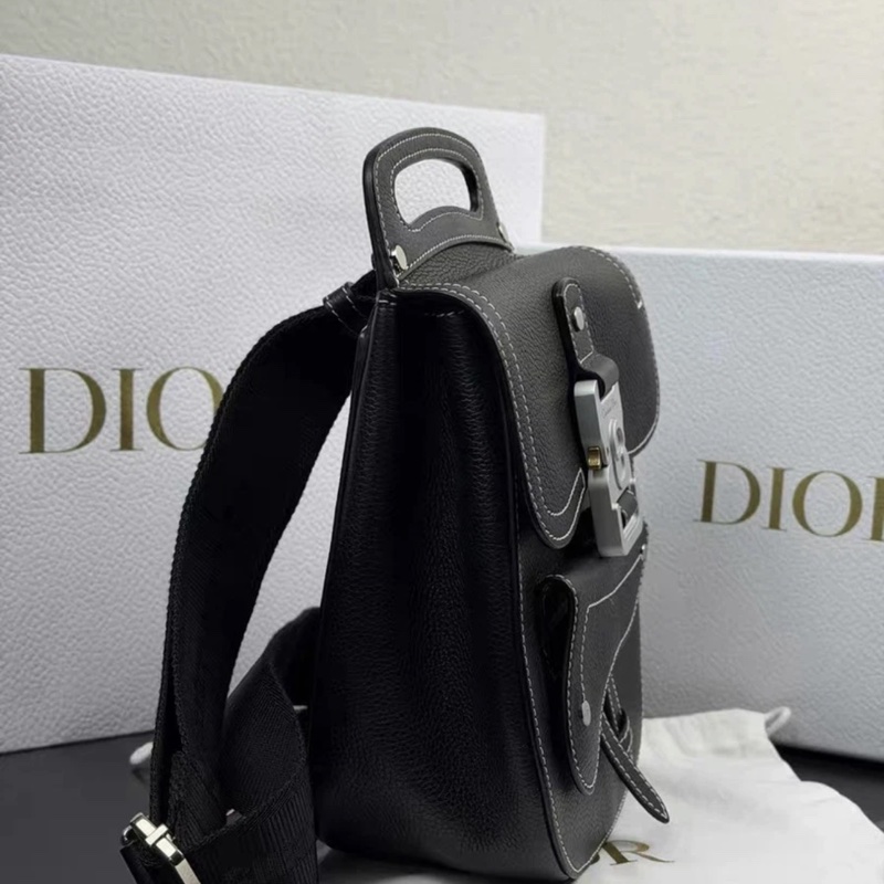 Christian Dior Gallop 斜挎包，黑色皮革單肩包-1