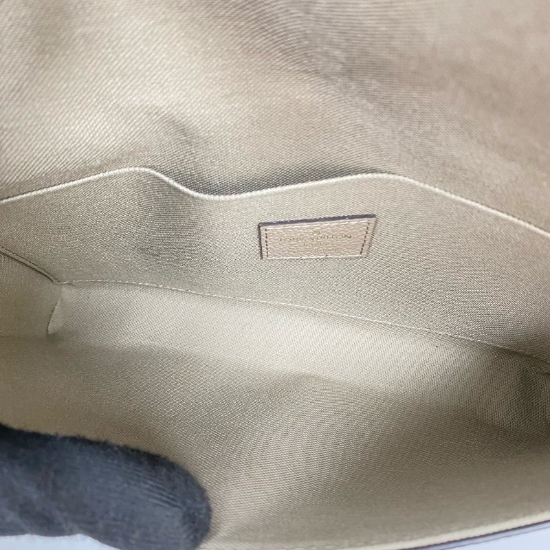 △ Louis Vuitton 路易威 Pochette Felicie Beige Empreinte Calfskin Monogram Chain Cross-body Bag M69977 淺褐色壓花牛皮花紋鏈條斜背袋 M69977 -257021458-15