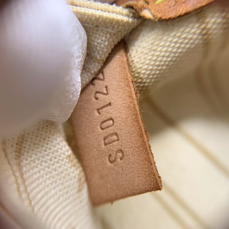 二手 lv neverfull 中號白棋盤格，包口手柄內里發黑磨損，包有異味-7