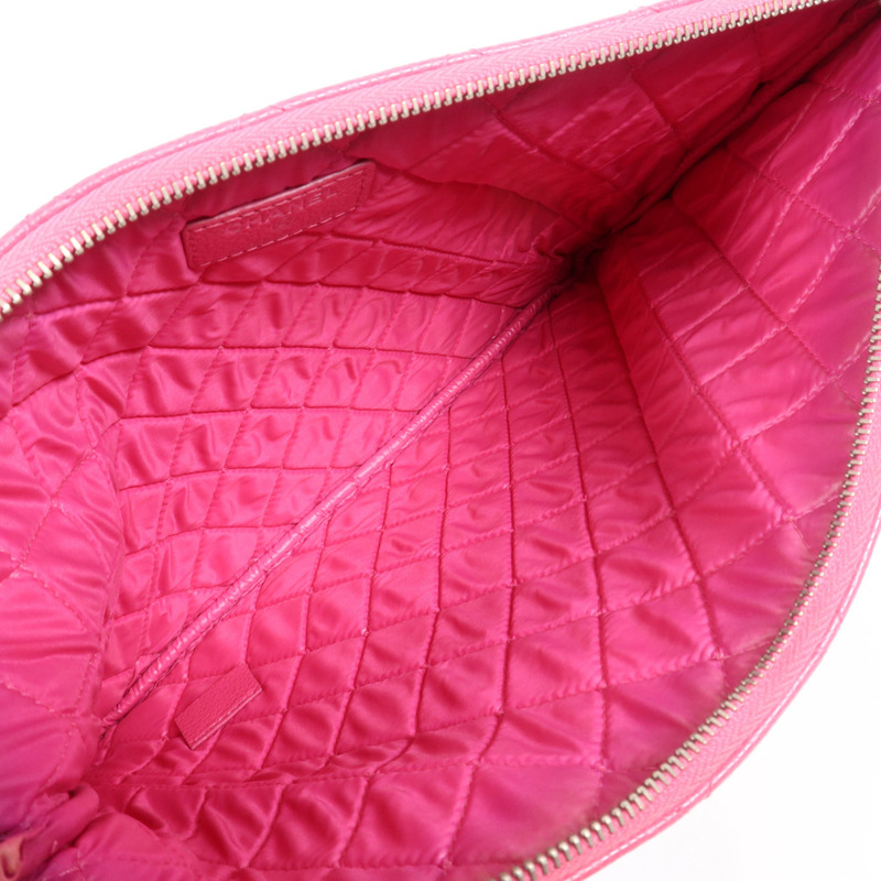 CHANEL 牛皮皮革Classic Medium銀扣手拿包-4