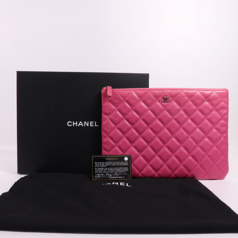CHANEL 牛皮皮革Classic Medium銀扣手拿包-13