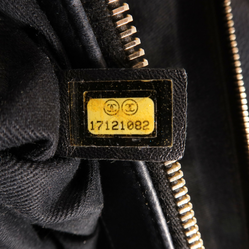 CHANEL 牛皮皮革Tote Bag金扣肩背袋-11