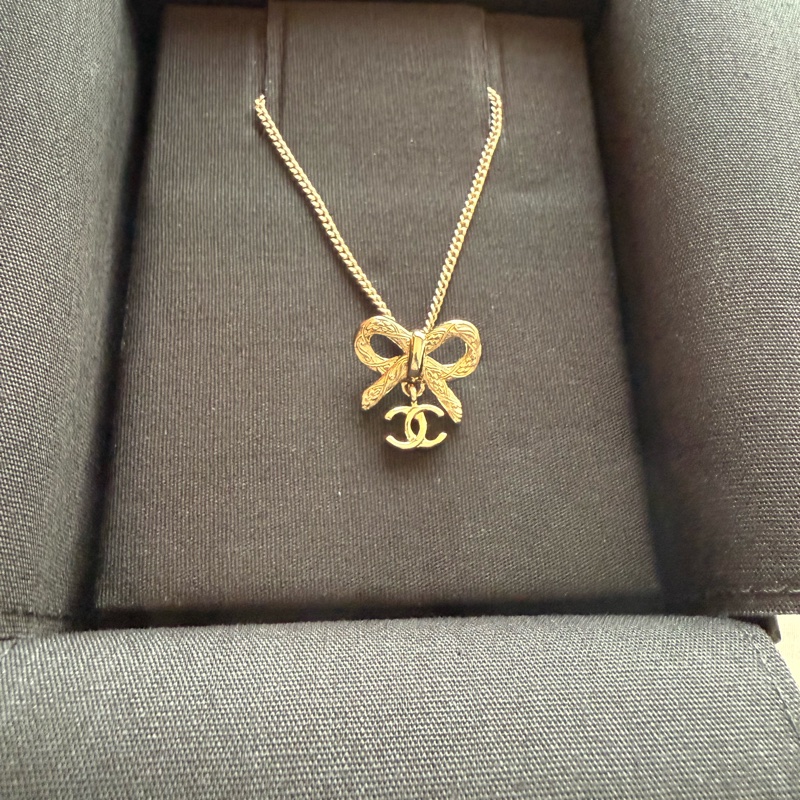 💖Chanel 25K 蝴蝶結項鍊 CC墜飾💖 超美 全新✨現貨-0
